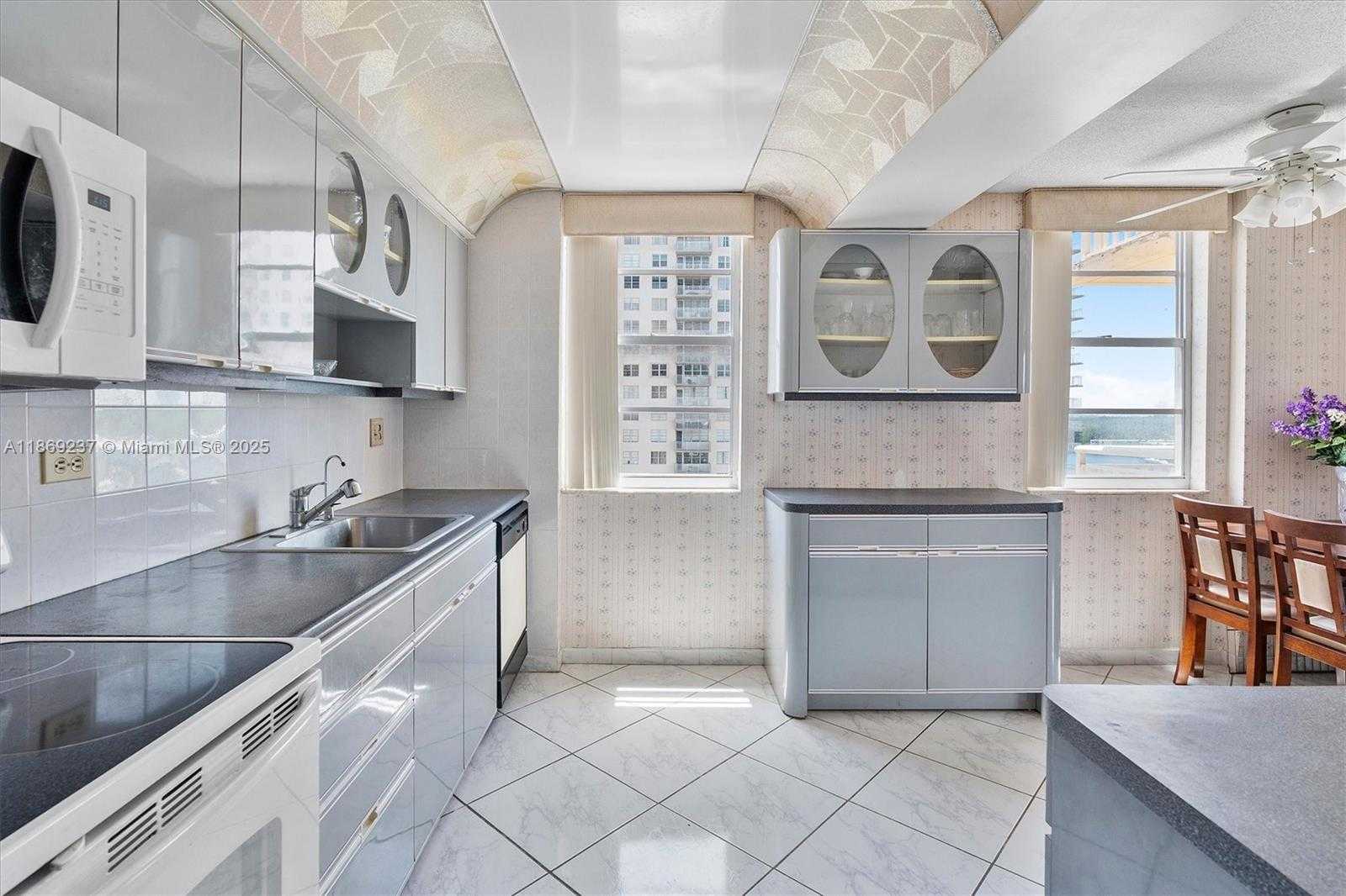 Small Image of 251 174TH ST #1005, Sunny Isles Beach Number 16