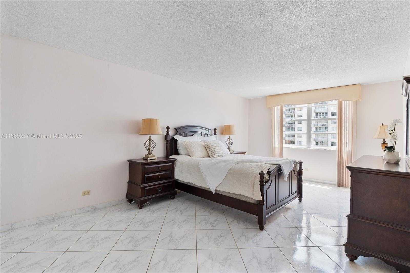 Small Image of 251 174TH ST #1005, Sunny Isles Beach Number 18