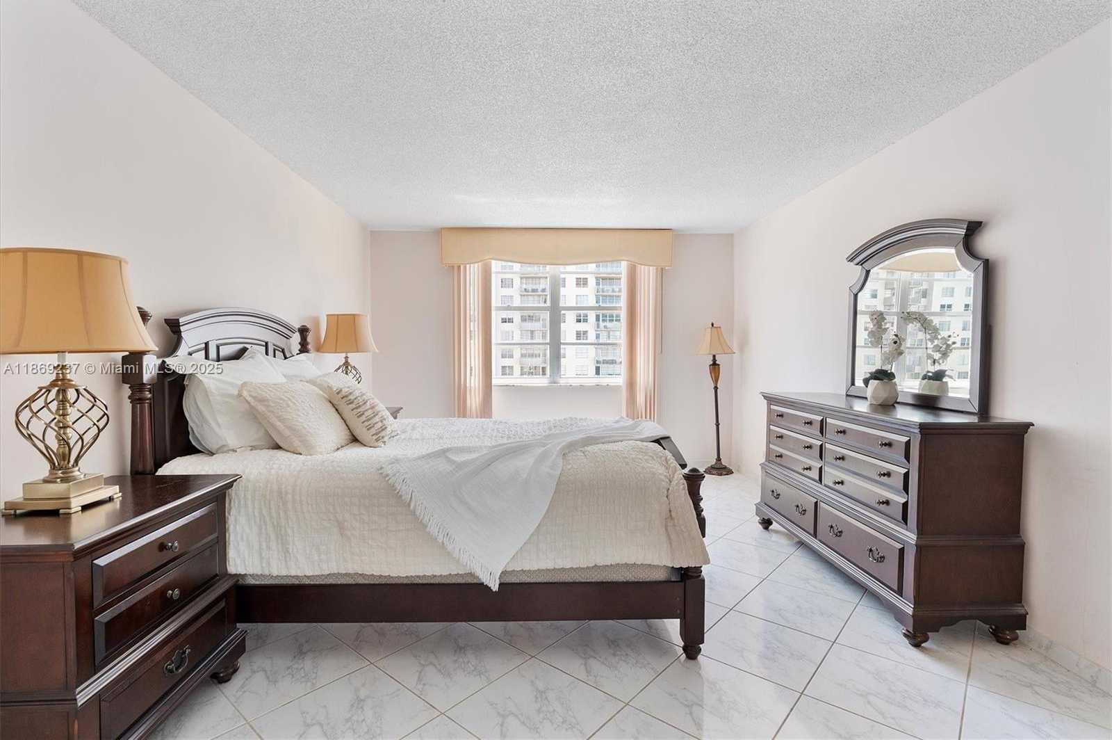Small Image of 251 174TH ST #1005, Sunny Isles Beach Number 19