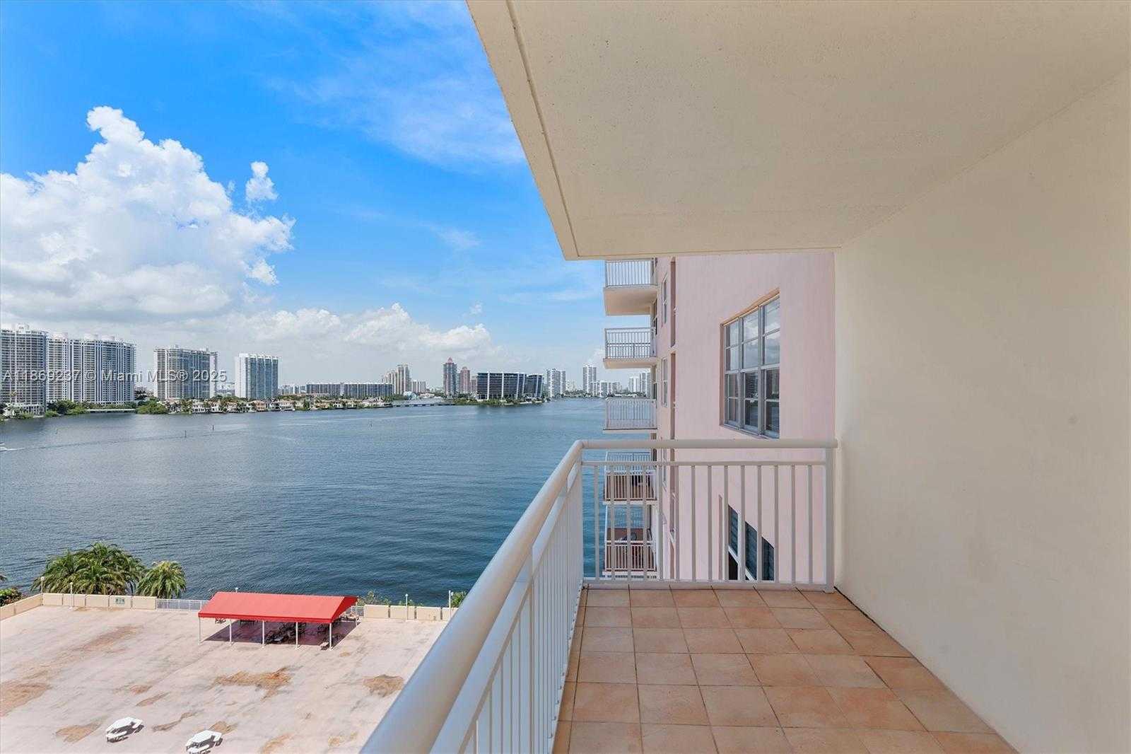 Small Image of 251 174TH ST #1005, Sunny Isles Beach Number 2