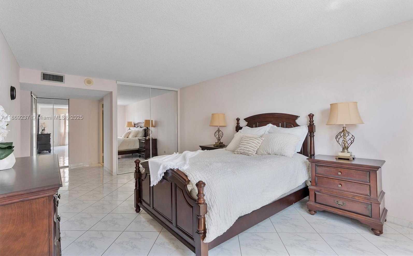 Small Image of 251 174TH ST #1005, Sunny Isles Beach Number 21