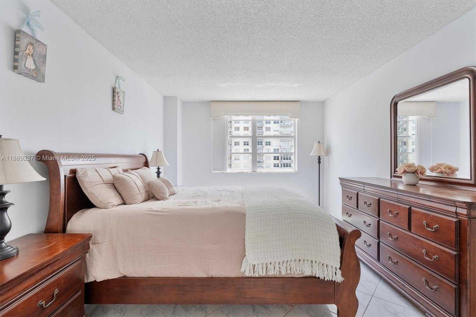 Small Image of 251 174TH ST #1005, Sunny Isles Beach Number 25