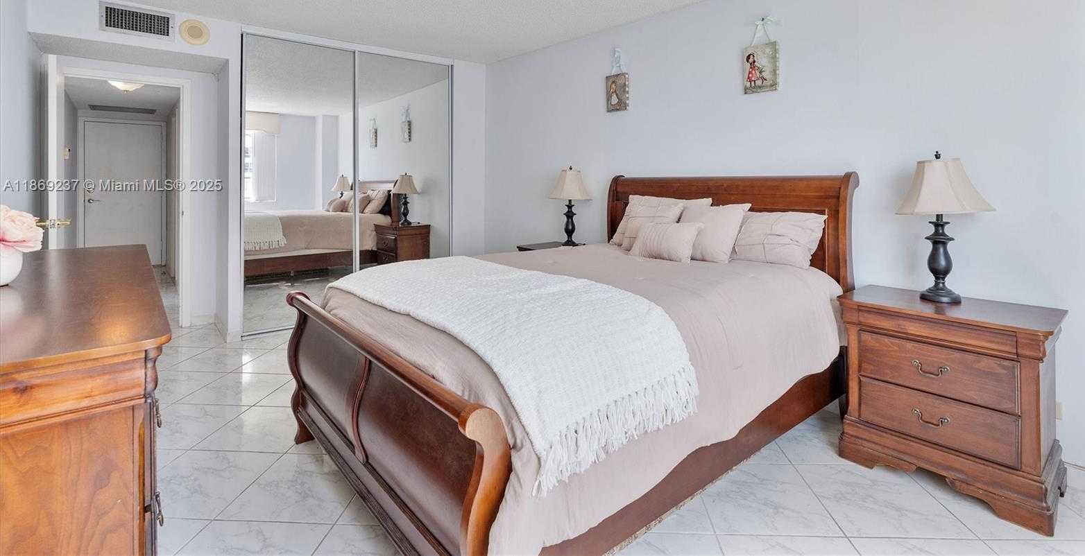 Small Image of 251 174TH ST #1005, Sunny Isles Beach Number 27