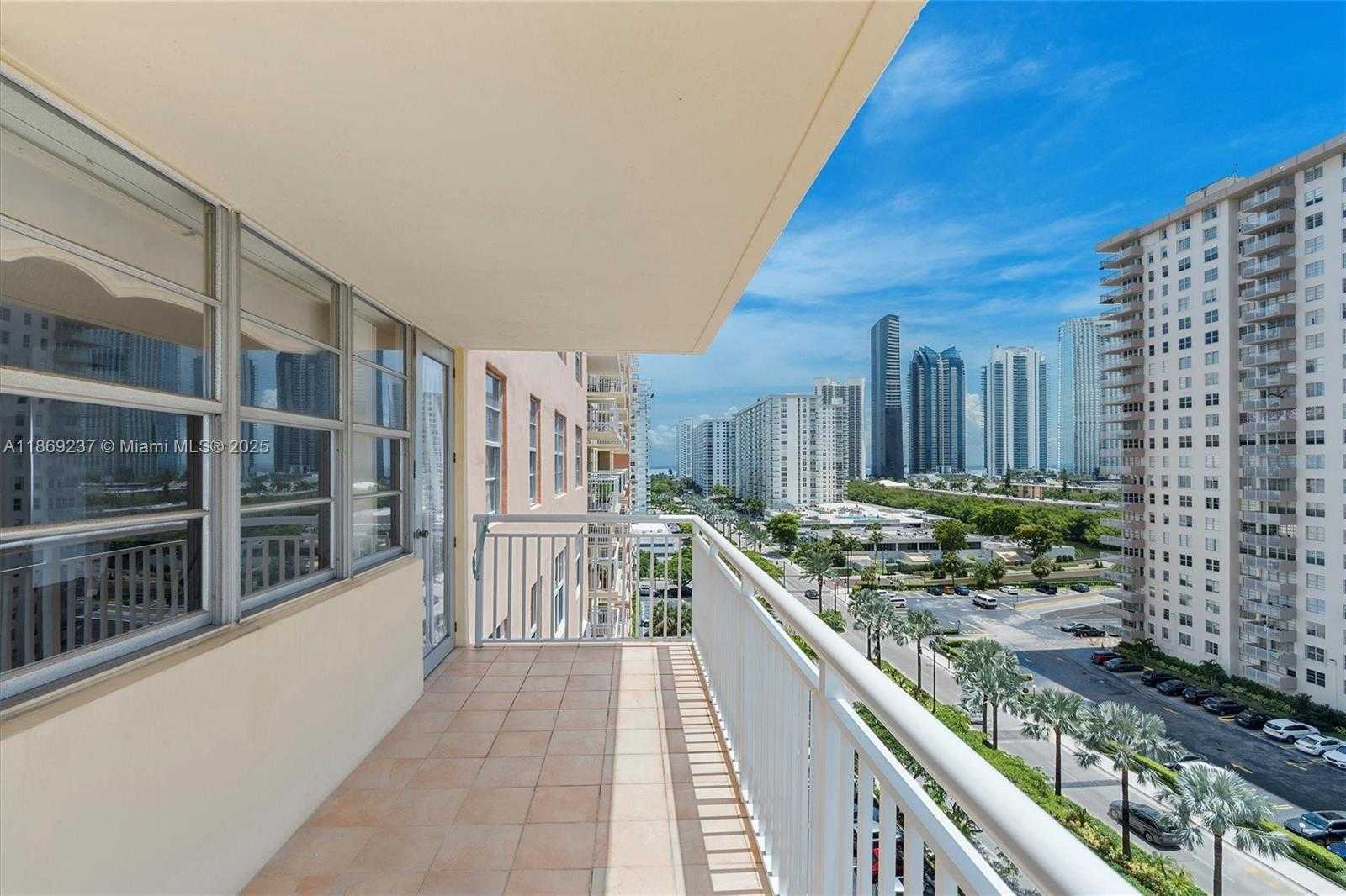 Small Image of 251 174TH ST #1005, Sunny Isles Beach Number 5