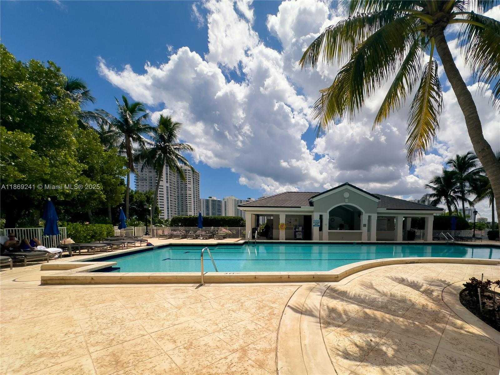Small Image of 21050 POINT PL #401, Aventura Number 40