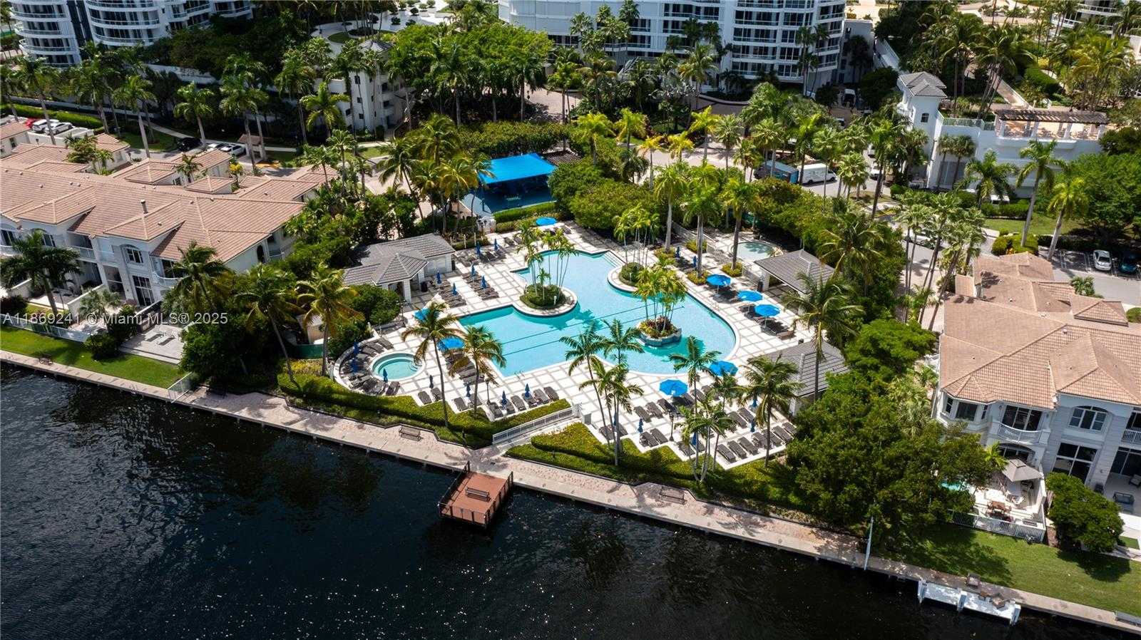 Small Image of 21050 POINT PL #401, Aventura Number 42
