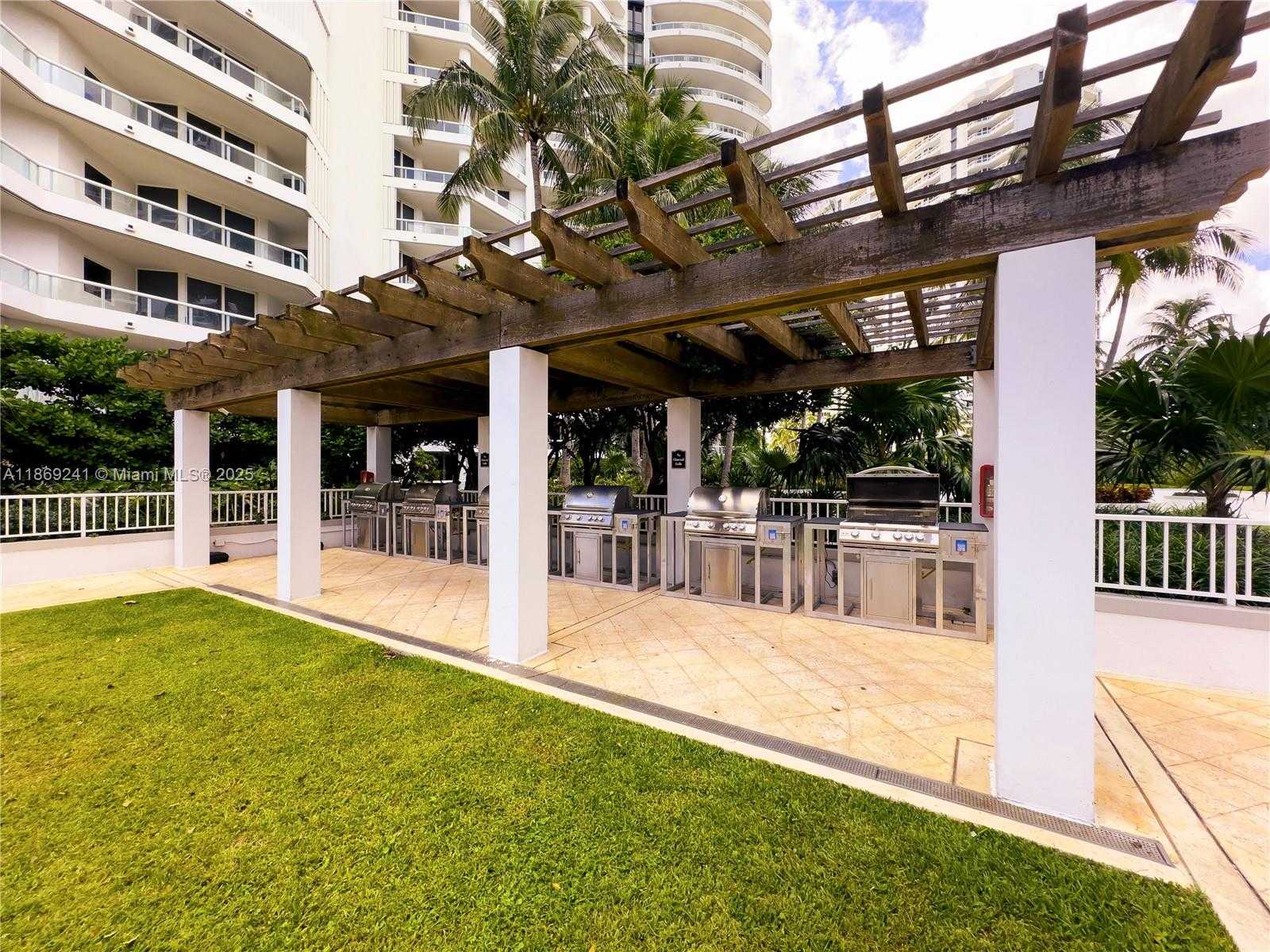 Small Image of 21050 POINT PL #401, Aventura Number 47