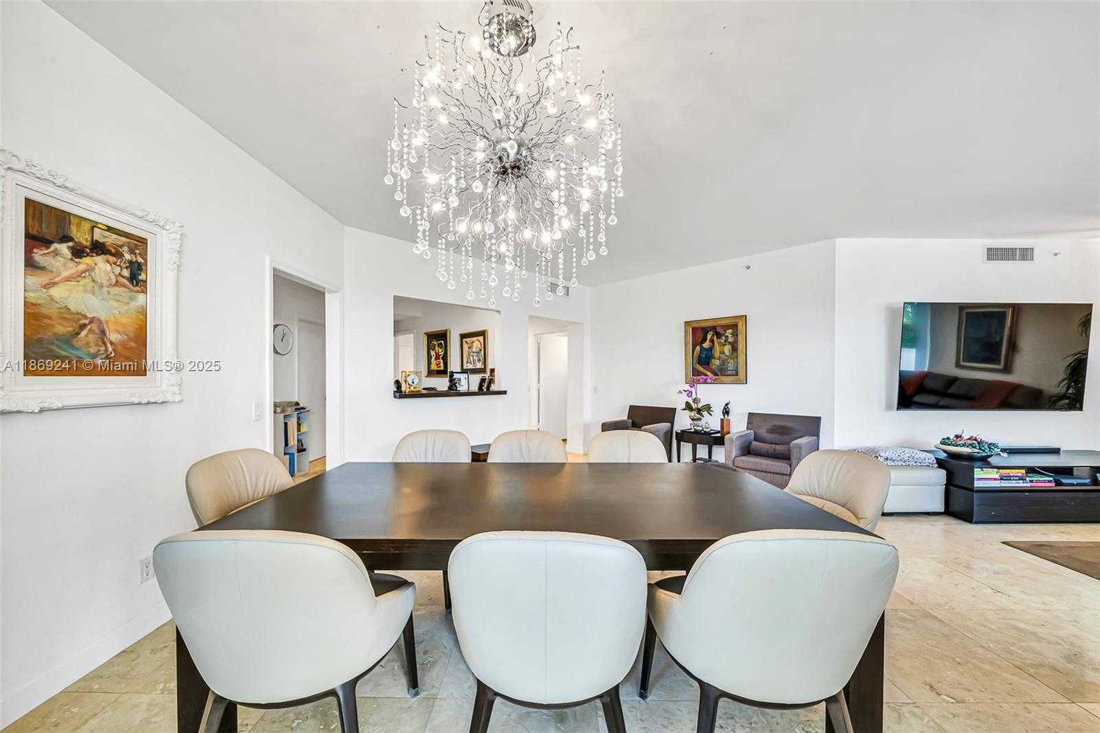 Small Image of 21050 POINT PL #401, Aventura Number 49
