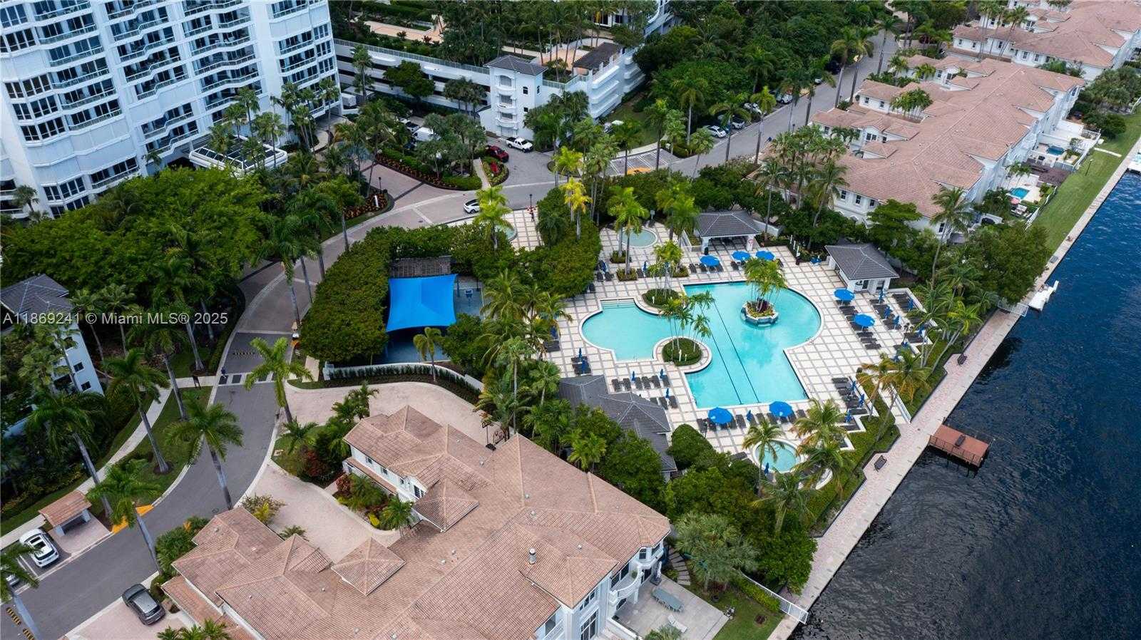 Small Image of 21050 POINT PL #401, Aventura Number 5