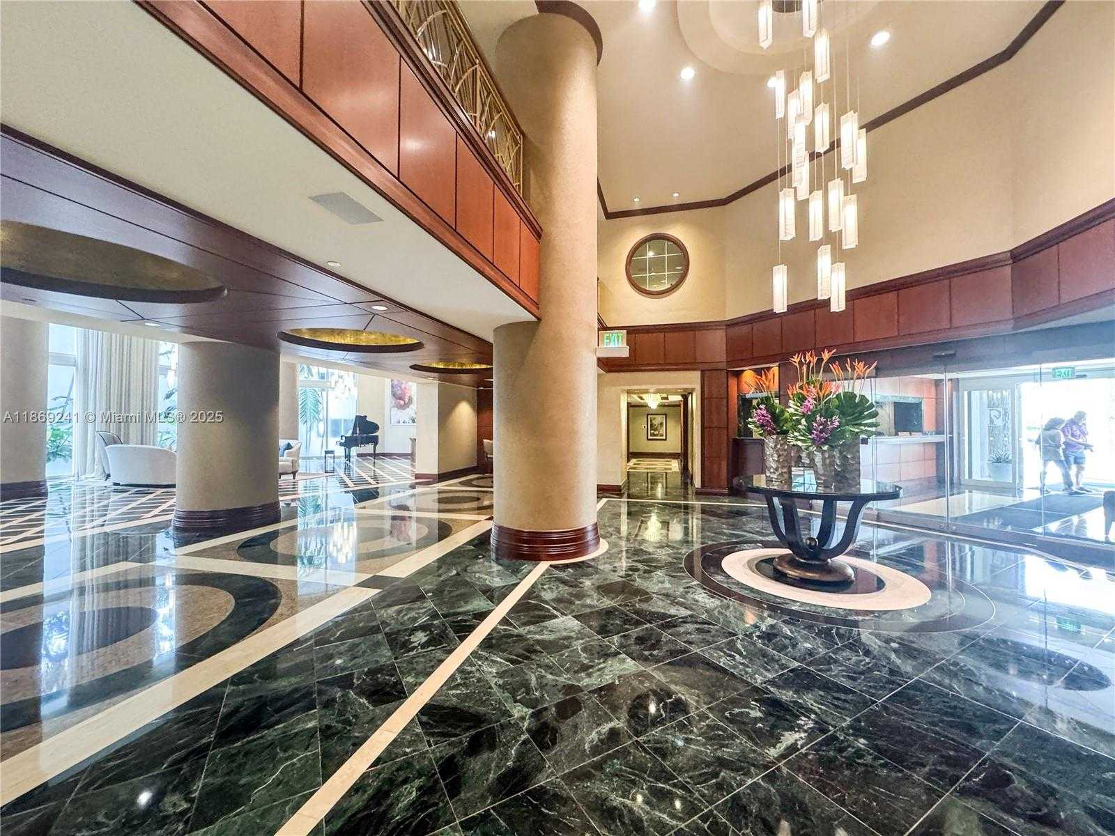Small Image of 21050 POINT PL #401, Aventura Number 53