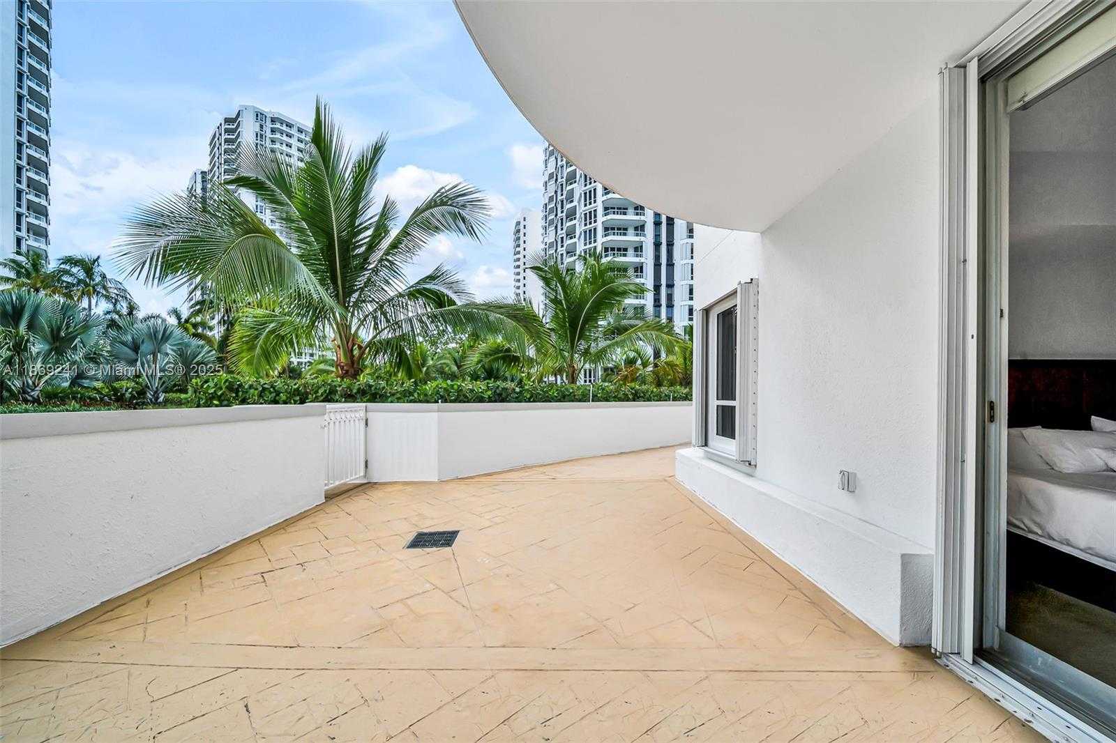 Small Image of 21050 POINT PL #401, Aventura Number 62