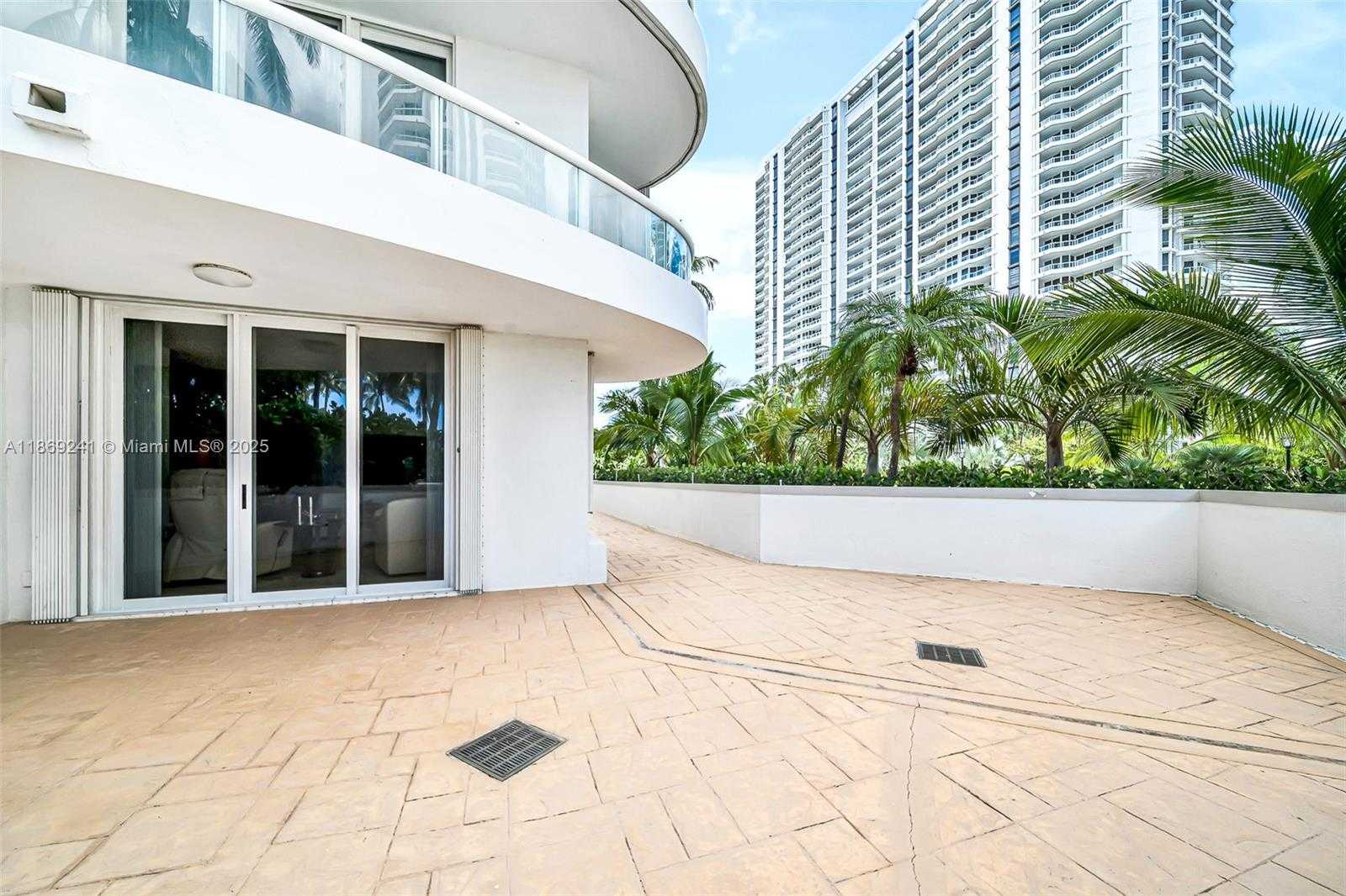 Small Image of 21050 POINT PL #401, Aventura Number 64
