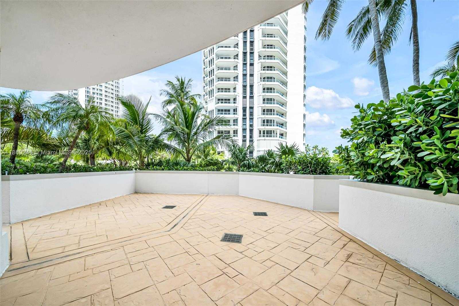 Small Image of 21050 POINT PL #401, Aventura Number 65