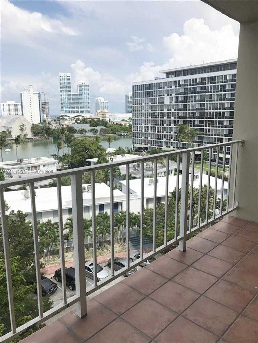Small Image of 6900 BAY DR #7F, Miami Beach Number 13