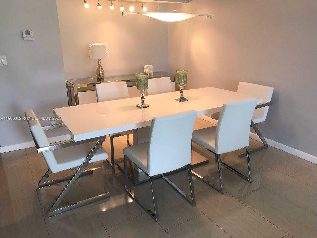 Small Image of 100 BAYVIEW DR #221, Sunny Isles Beach Number 13