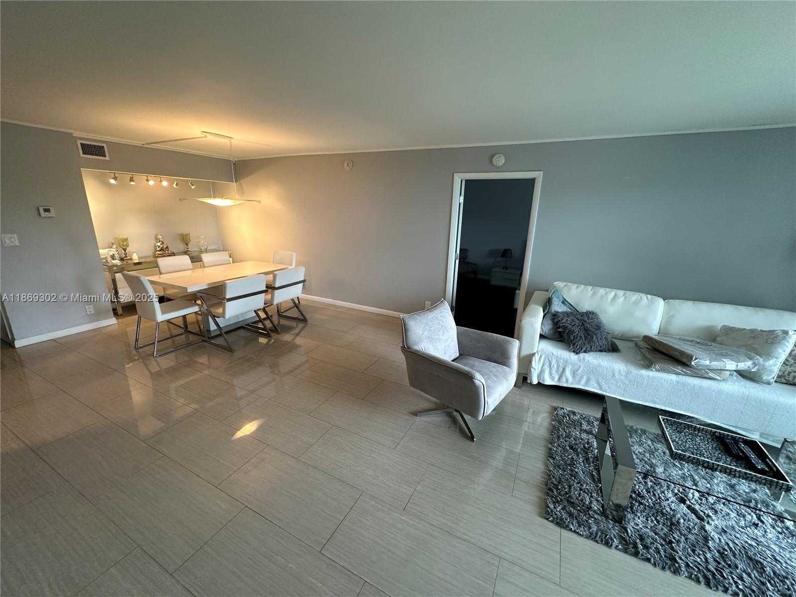 Small Image of 100 BAYVIEW DR #221, Sunny Isles Beach Number 18