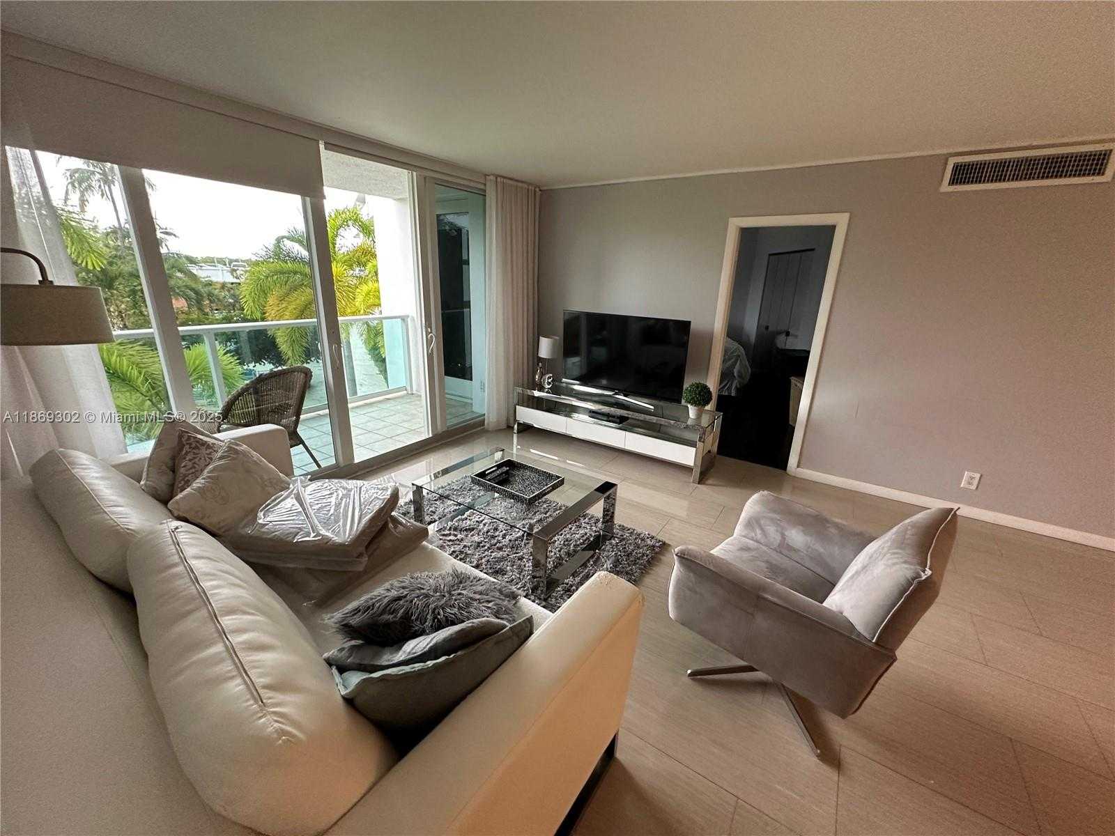 Small Image of 100 BAYVIEW DR #221, Sunny Isles Beach Number 19