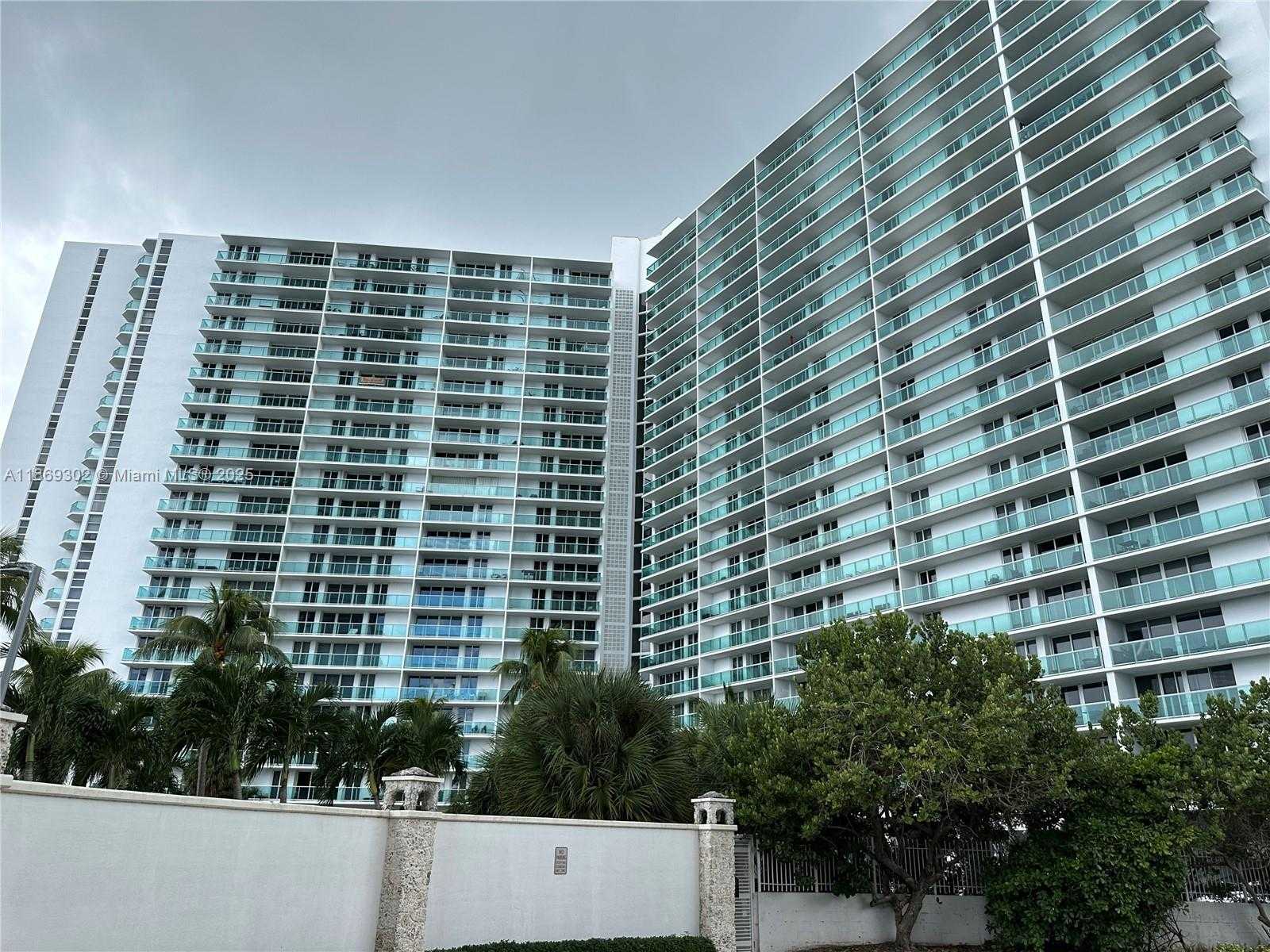 Small Image of 100 BAYVIEW DR #221, Sunny Isles Beach Number 2
