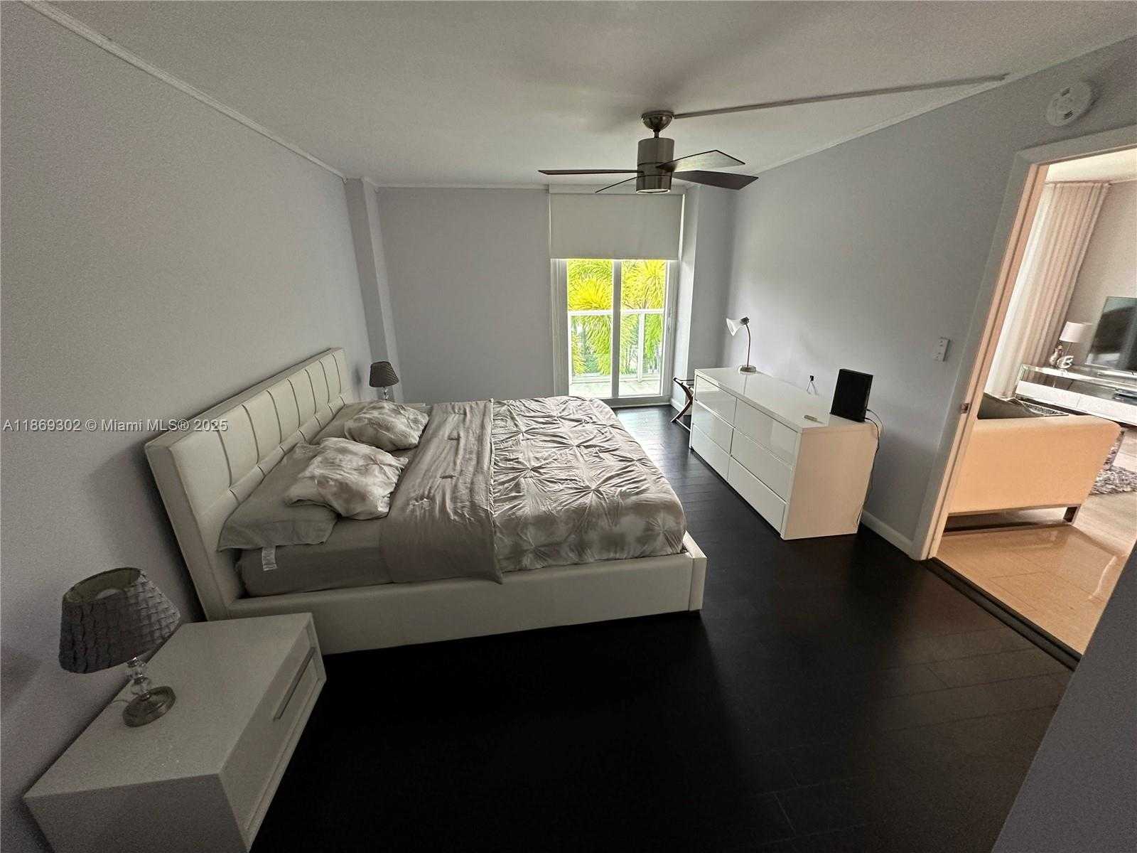 Small Image of 100 BAYVIEW DR #221, Sunny Isles Beach Number 25