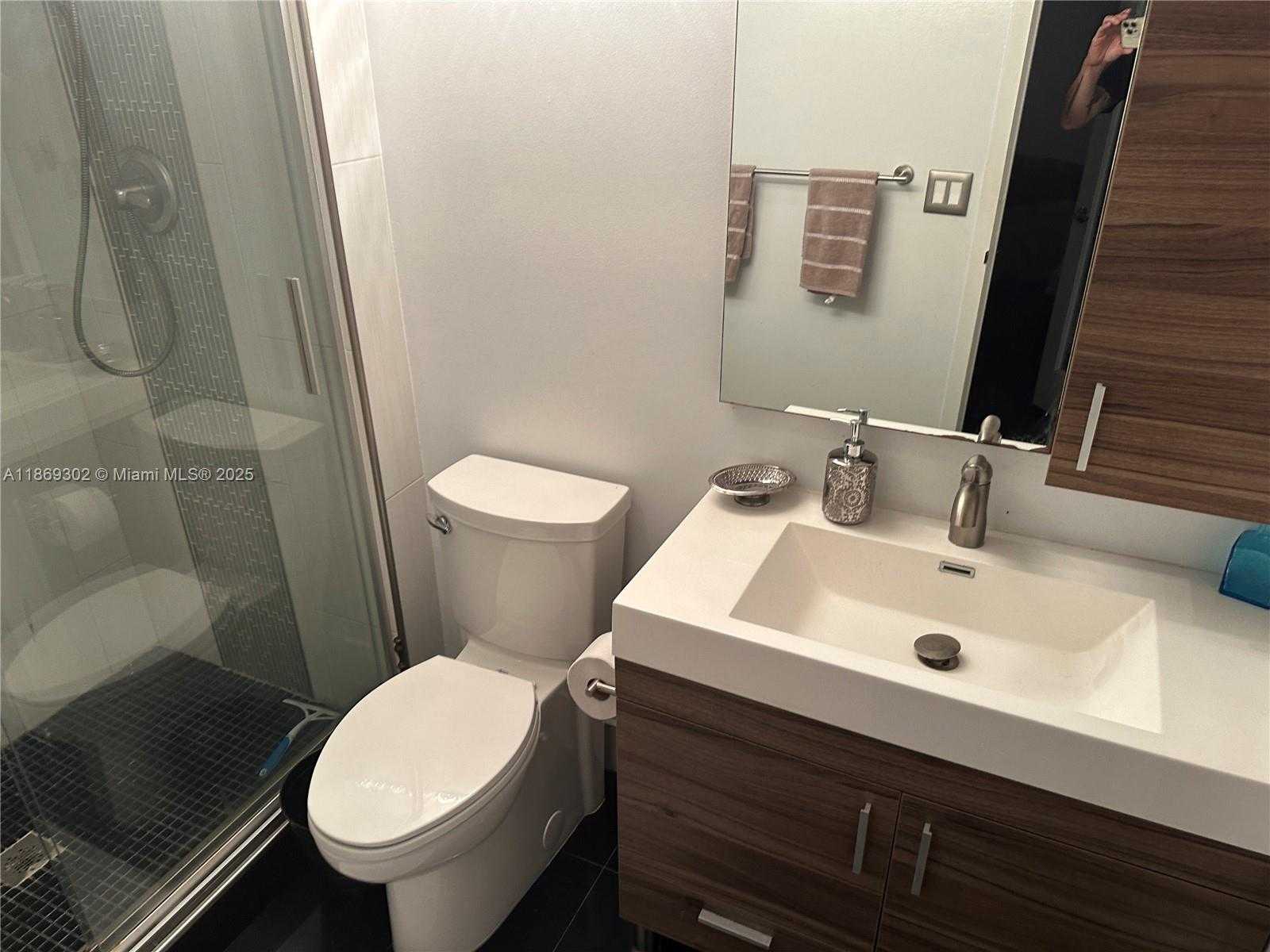 Small Image of 100 BAYVIEW DR #221, Sunny Isles Beach Number 27