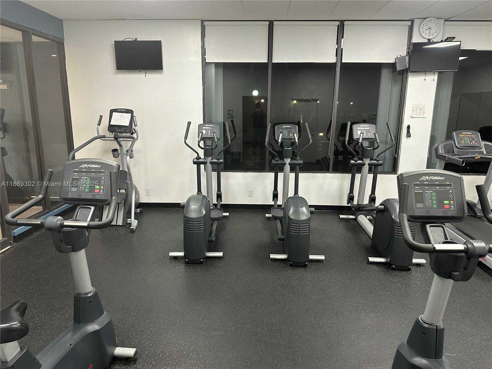 Small Image of 100 BAYVIEW DR #221, Sunny Isles Beach Number 38