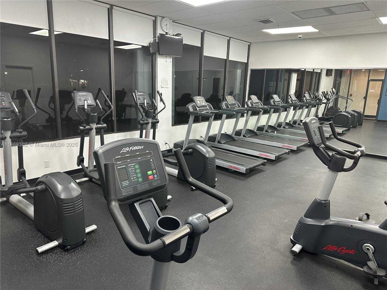 Small Image of 100 BAYVIEW DR #221, Sunny Isles Beach Number 39