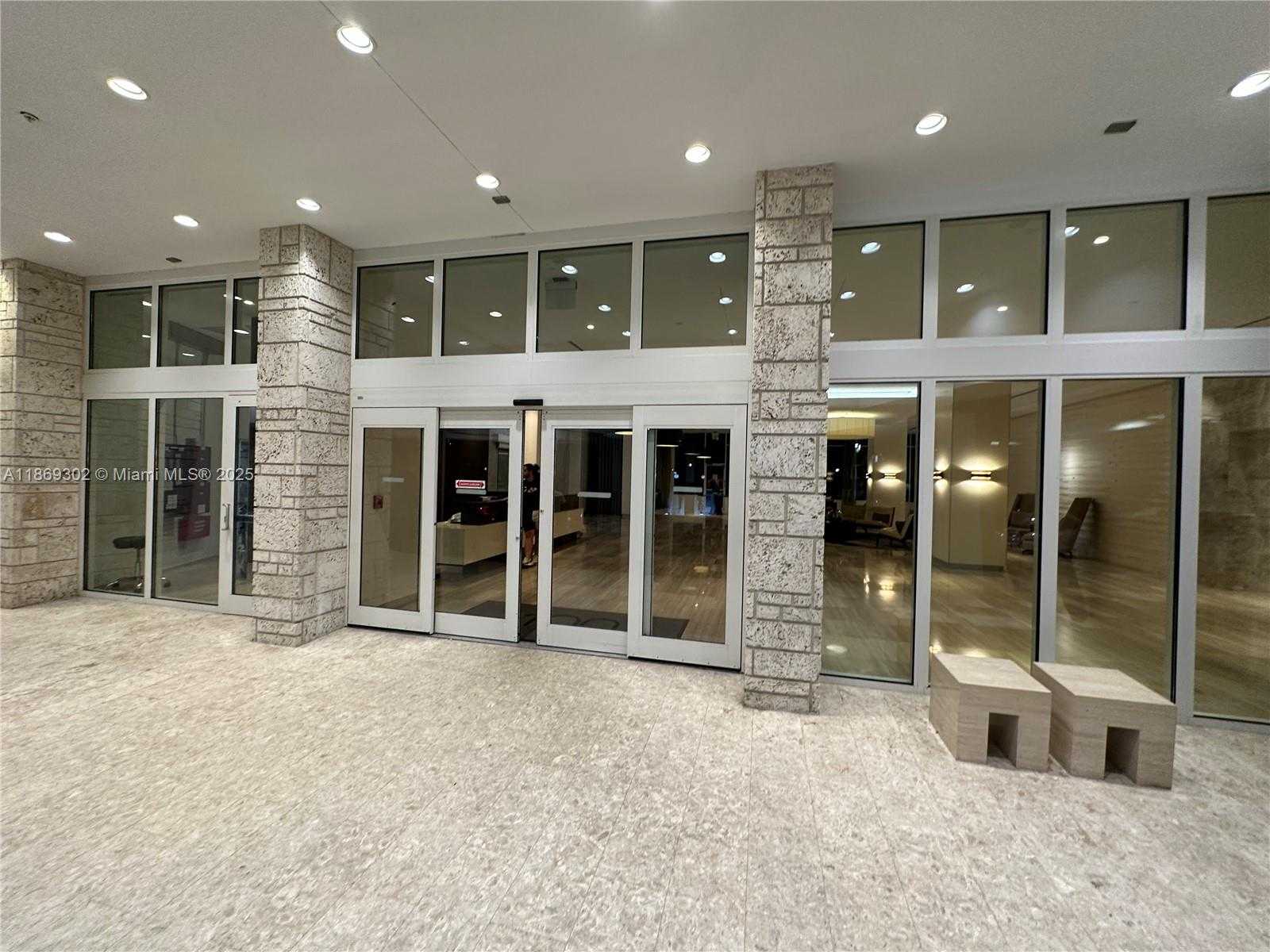 Small Image of 100 BAYVIEW DR #221, Sunny Isles Beach Number 6