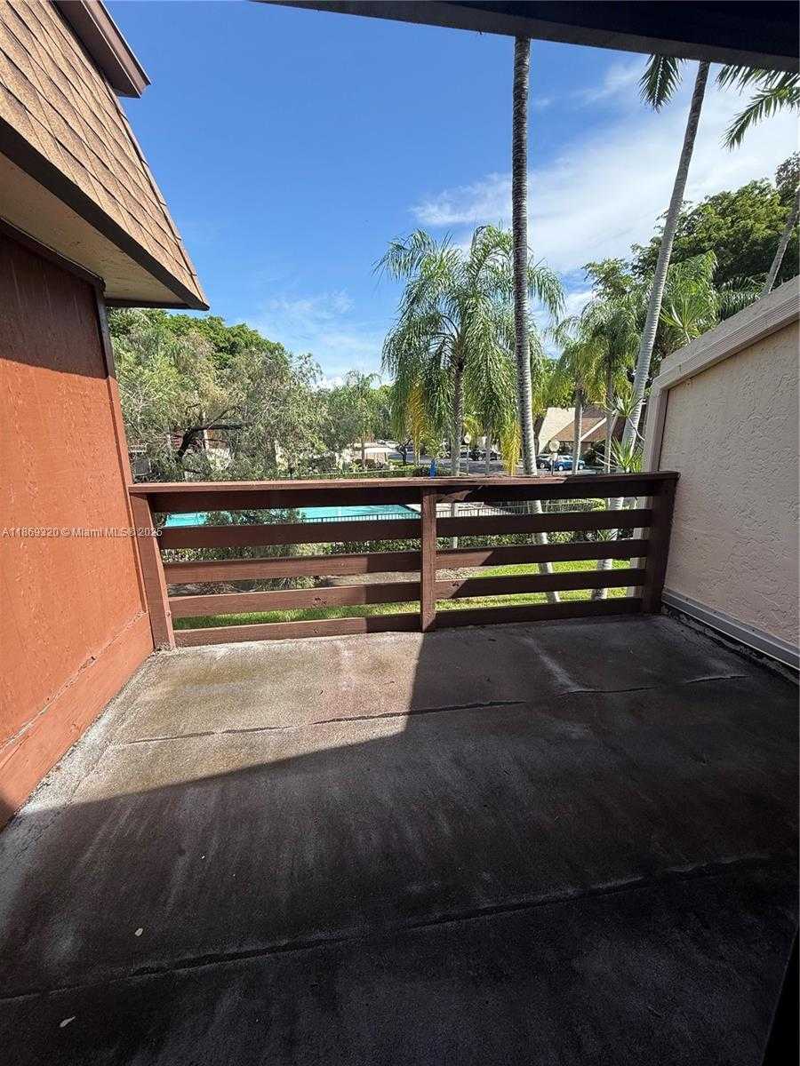 Small Image of 2111 NORTH 14TH AVE, Hollywood Number 16