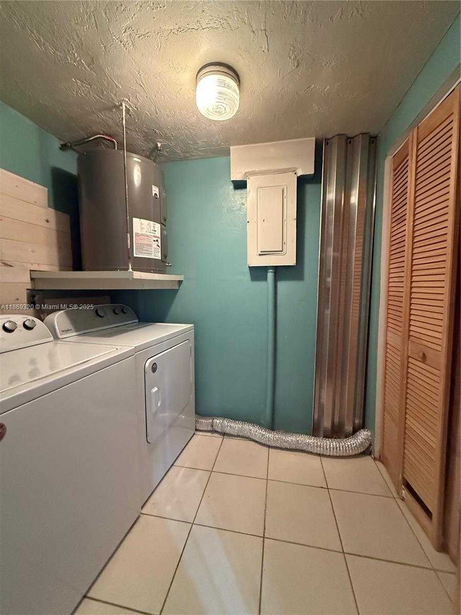 Small Image of 2111 NORTH 14TH AVE, Hollywood Number 8