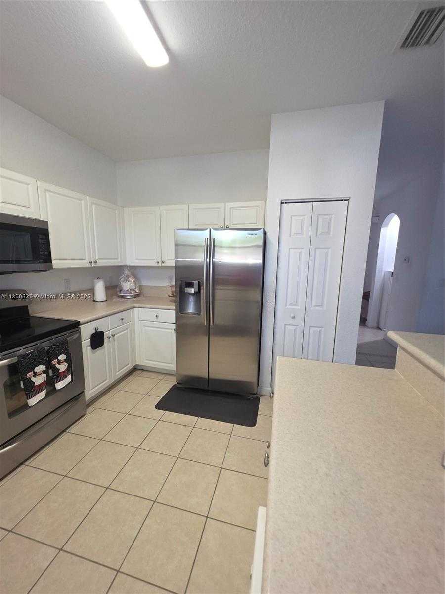 Small Image of 13236 SOUTH WEST 128TH PSGE, Miami Number 11