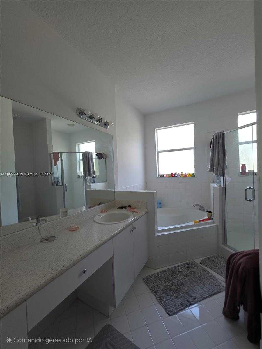 Small Image of 13236 SOUTH WEST 128TH PSGE, Miami Number 21