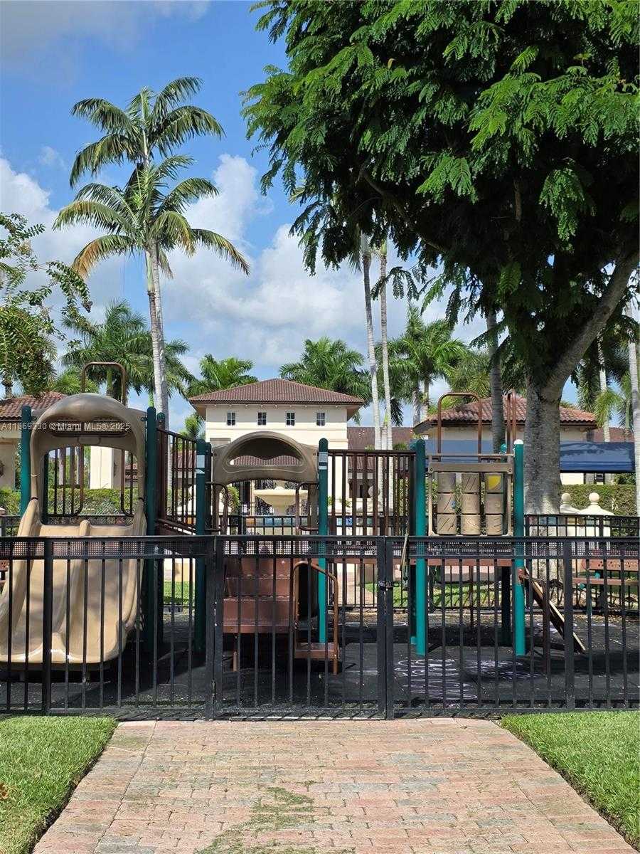 Small Image of 13236 SOUTH WEST 128TH PSGE, Miami Number 41