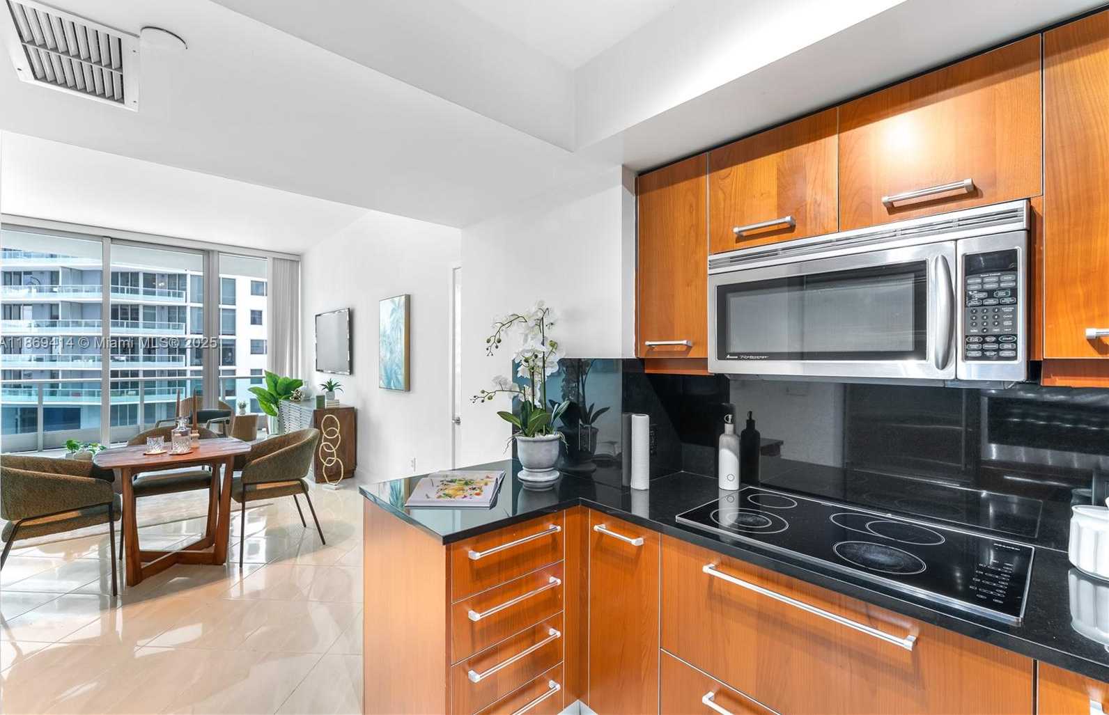 Small Image of 1331 BRICKELL BAY DR #1706, Miami Number 7