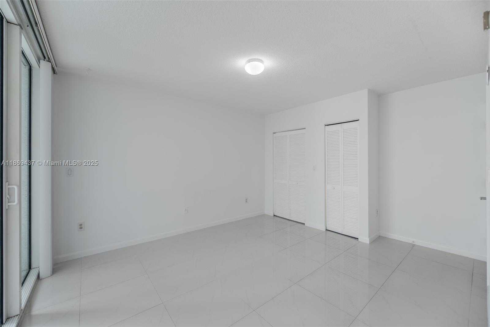 Small Image of 31 SOUTH EAST 5TH ST #1510, Miami Number 6