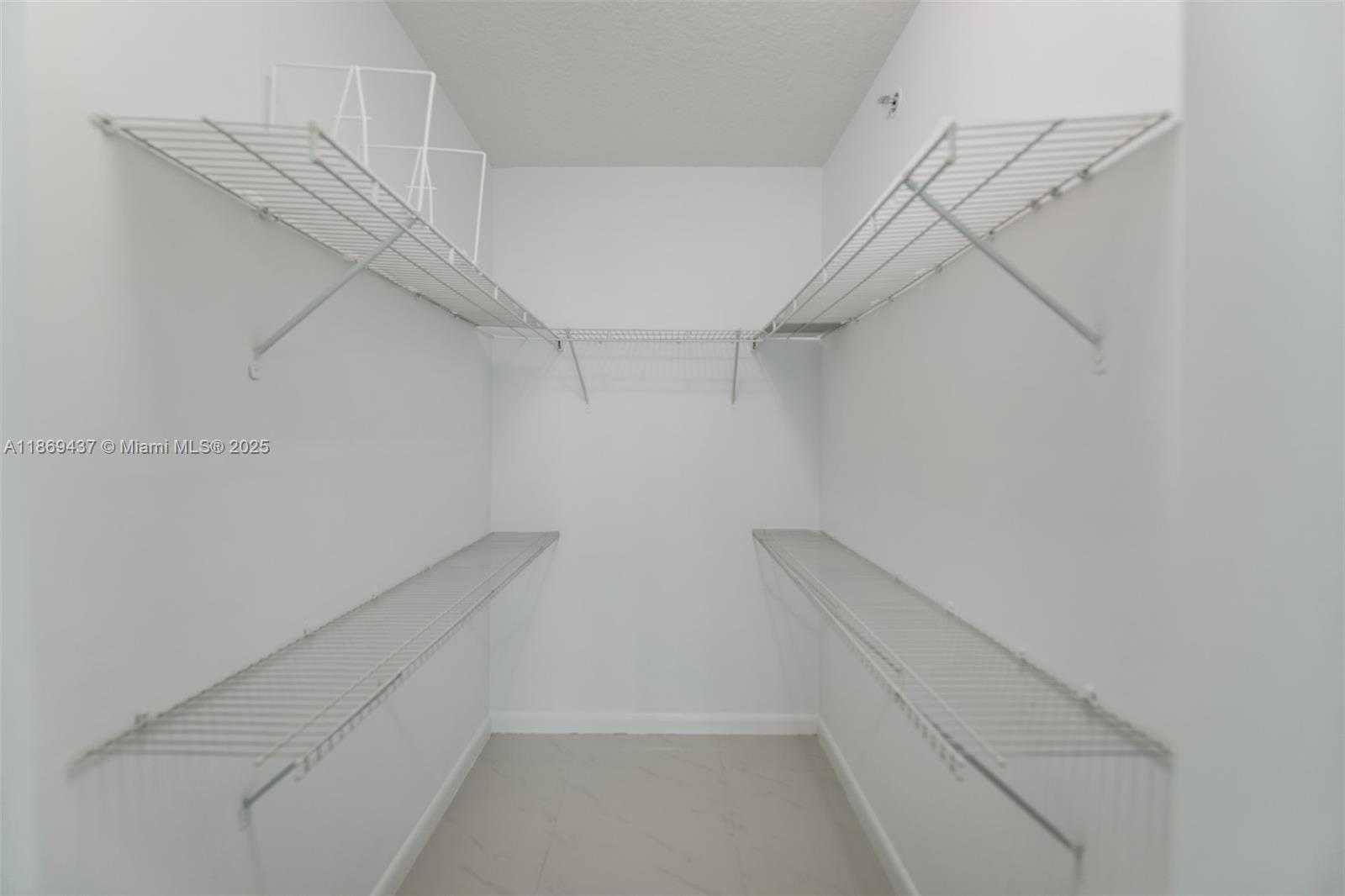 Small Image of 31 SOUTH EAST 5TH ST #1510, Miami Number 7