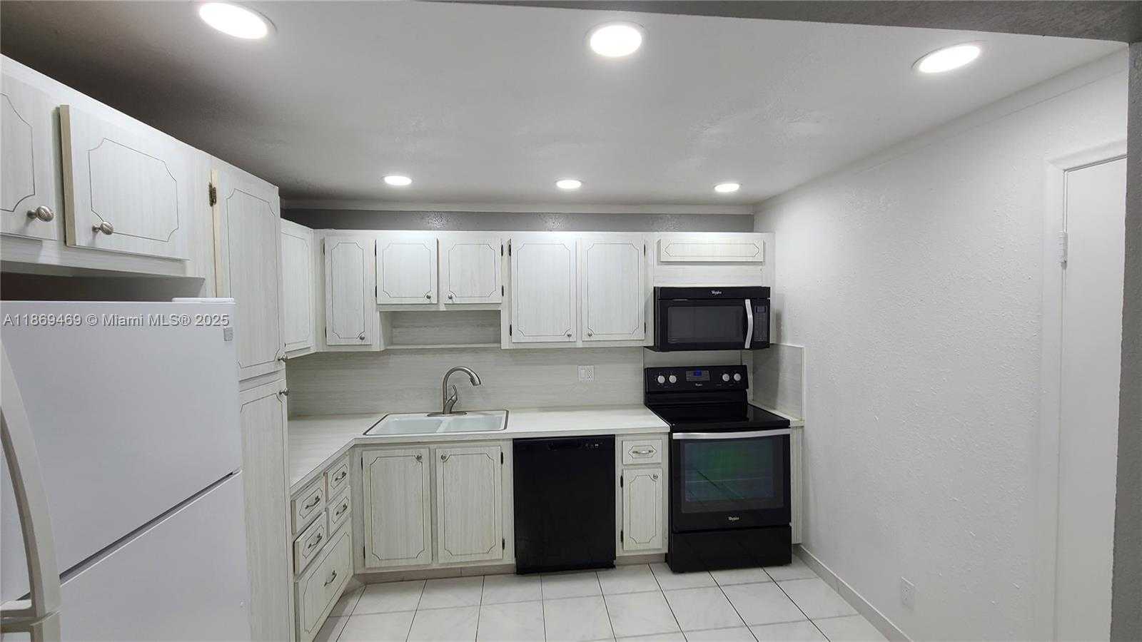 Small Image of 1811 JEFFERSON ST #601, Hollywood Number 2