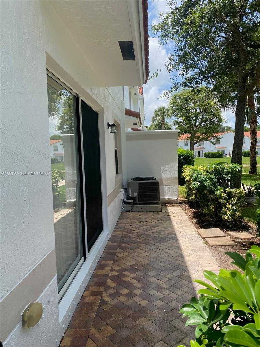 Small Image of 22159 MAJESTIC WOODS WAY, Boca Raton Number 9