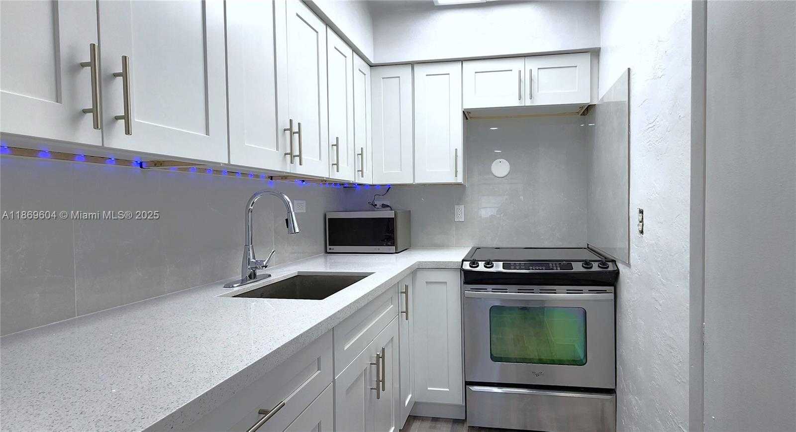 Small Image of 2901 POLK ST #14, Hollywood Number 2