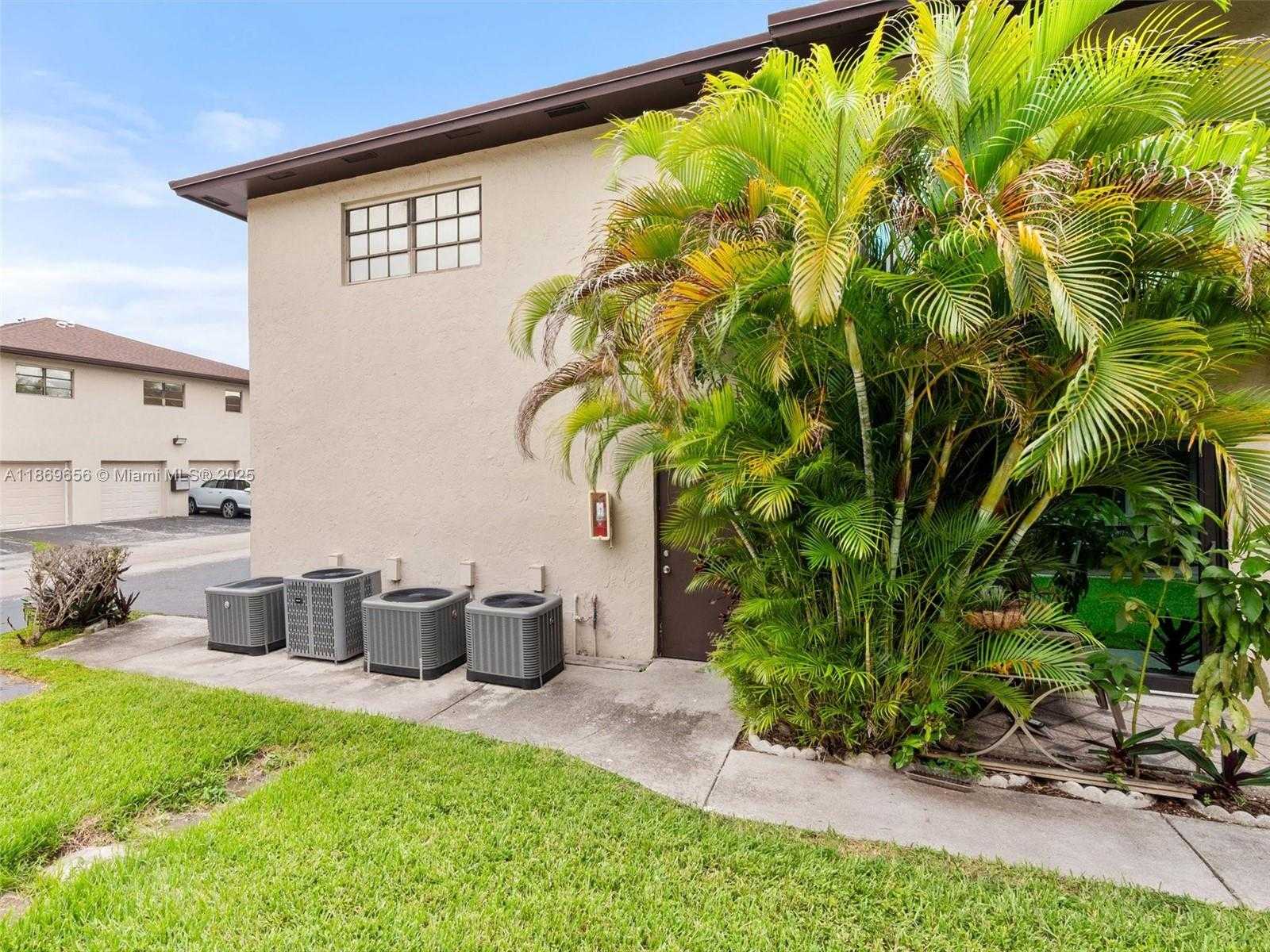 Small Image of 4605 SOUTH WEST 139TH CT #814, Miami Number 11