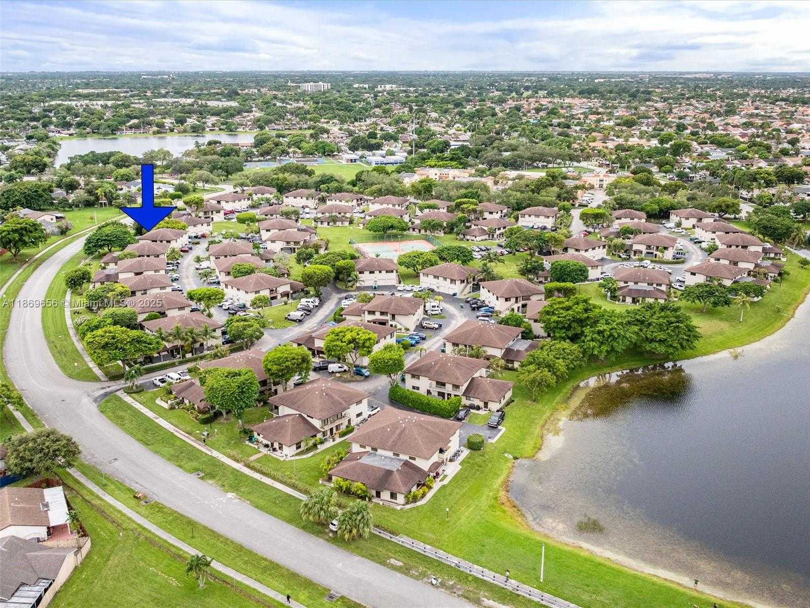 Small Image of 4605 SOUTH WEST 139TH CT #814, Miami Number 27