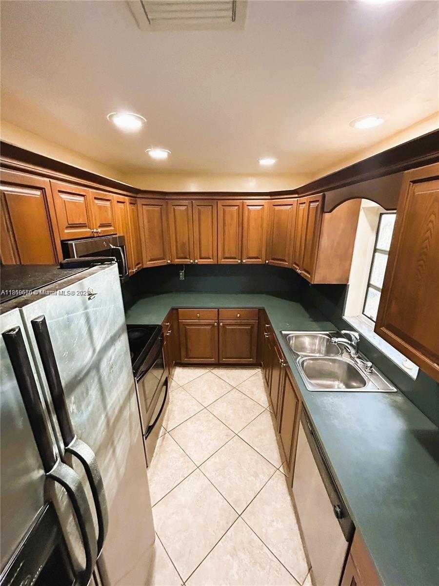 Small Image of 4605 SOUTH WEST 139TH CT #814, Miami Number 3