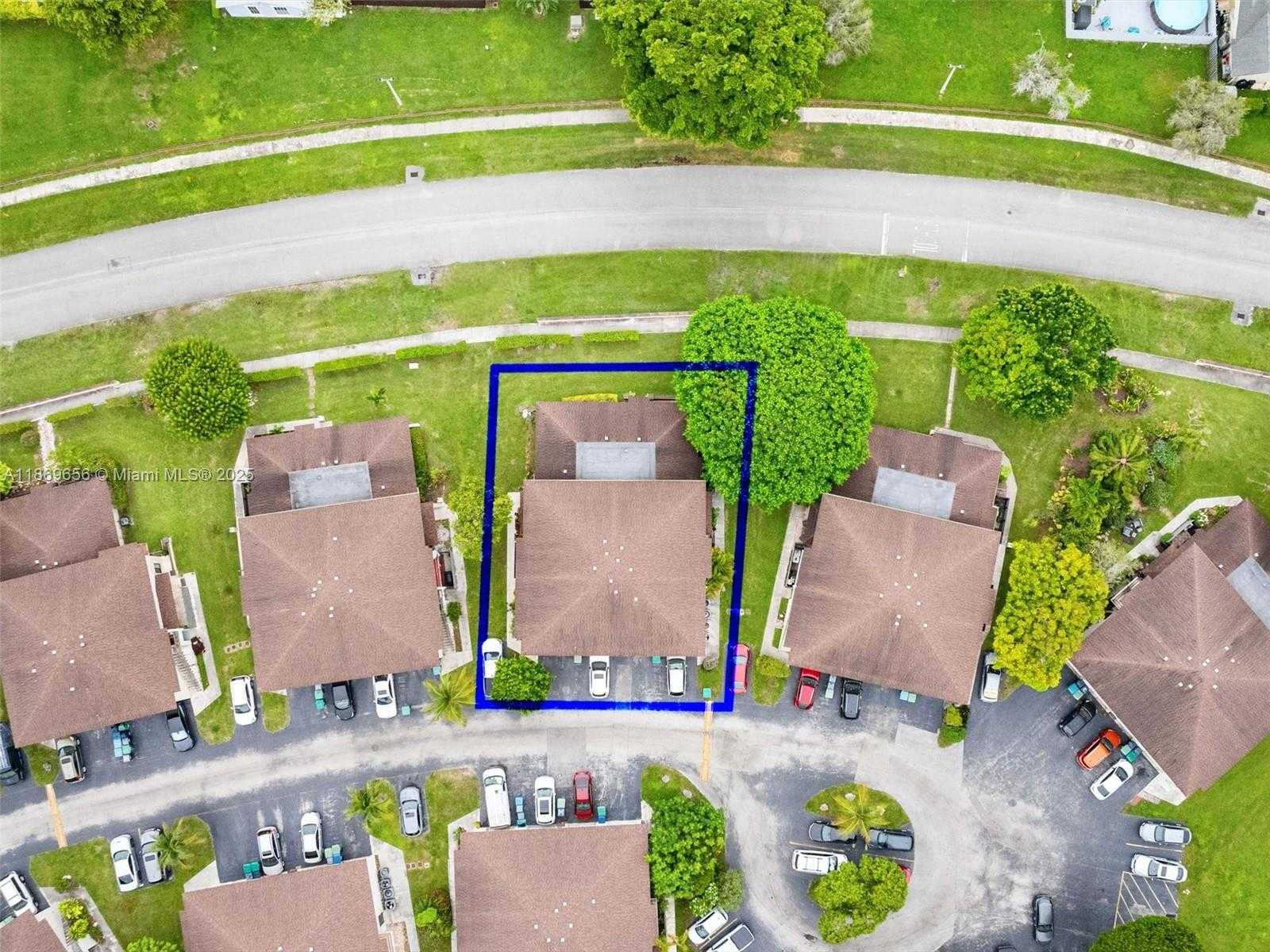 Small Image of 4605 SOUTH WEST 139TH CT #814, Miami Number 31