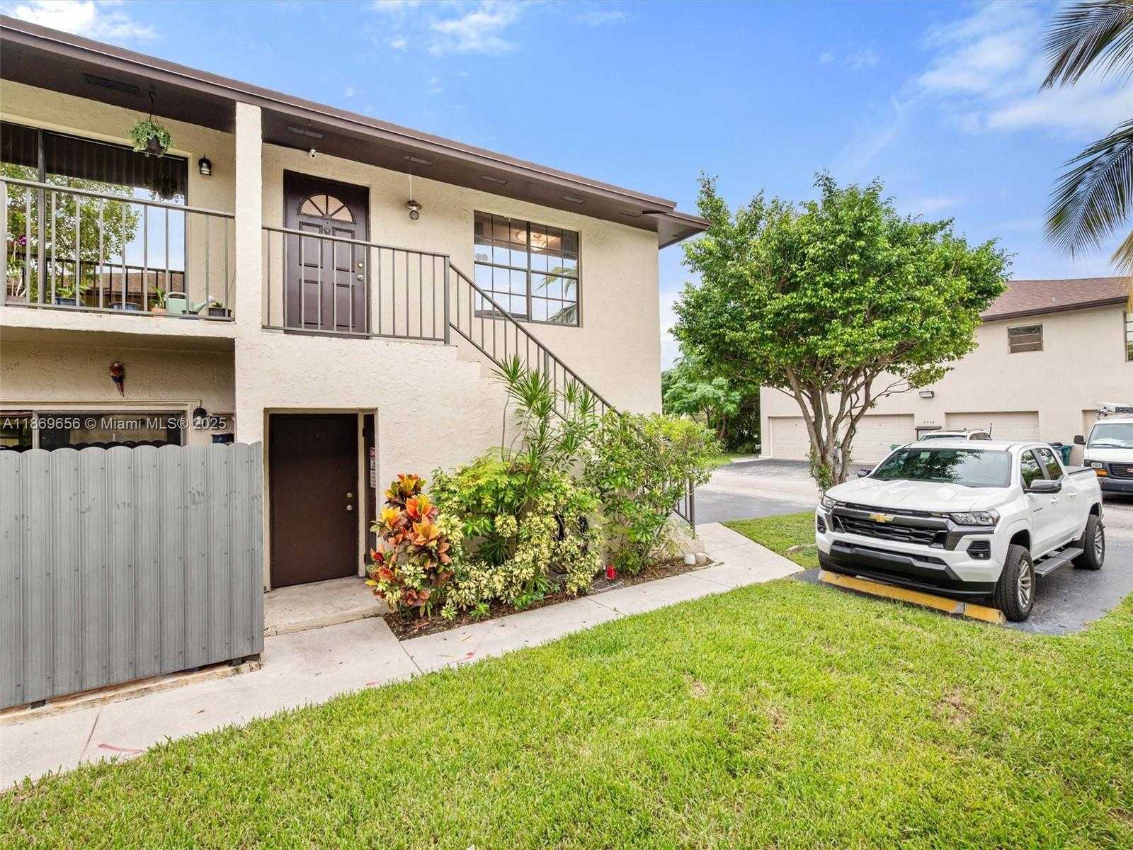 Small Image of 4605 SOUTH WEST 139TH CT #814, Miami Number 7
