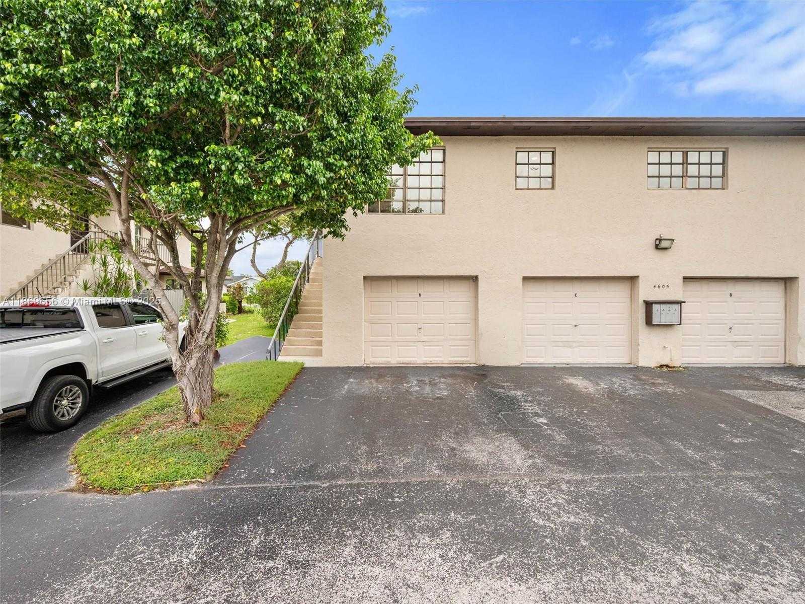 Small Image of 4605 SOUTH WEST 139TH CT #814, Miami Number 9