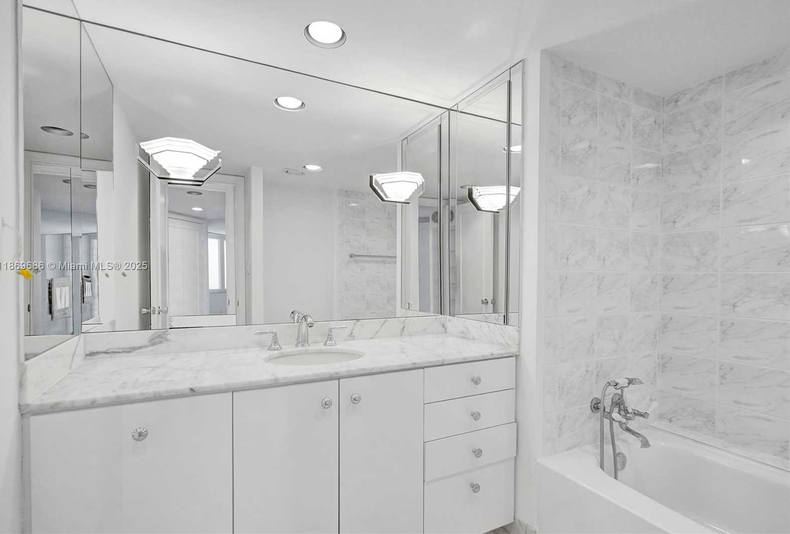 Small Image of 550 SOUTH OCEAN BLVD #2305, Boca Raton Number 20