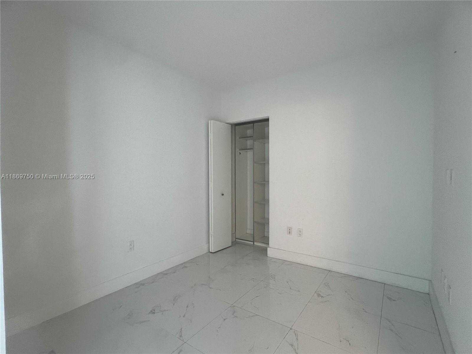 Small Image of 92 SOUTH WEST 3RD ST #3803, Miami Number 19