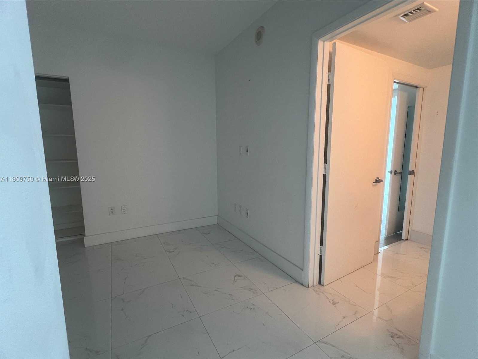 Small Image of 92 SOUTH WEST 3RD ST #3803, Miami Number 20