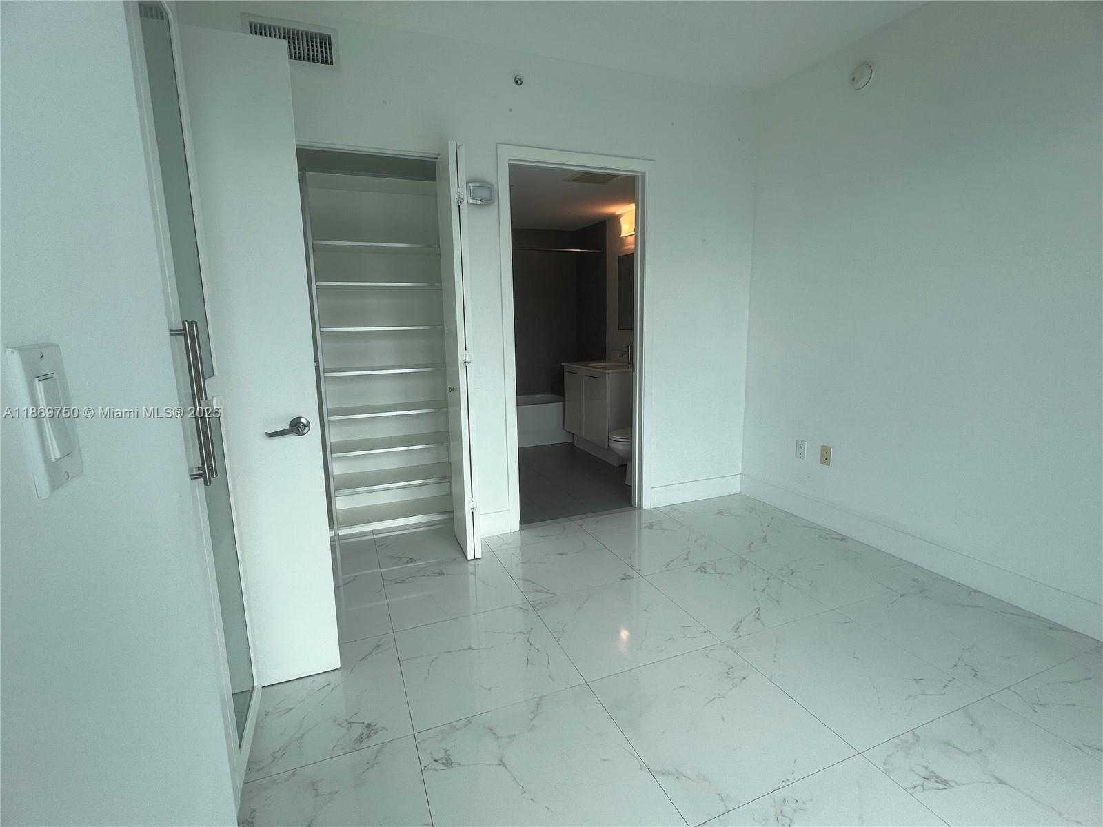 Small Image of 92 SOUTH WEST 3RD ST #3803, Miami Number 25