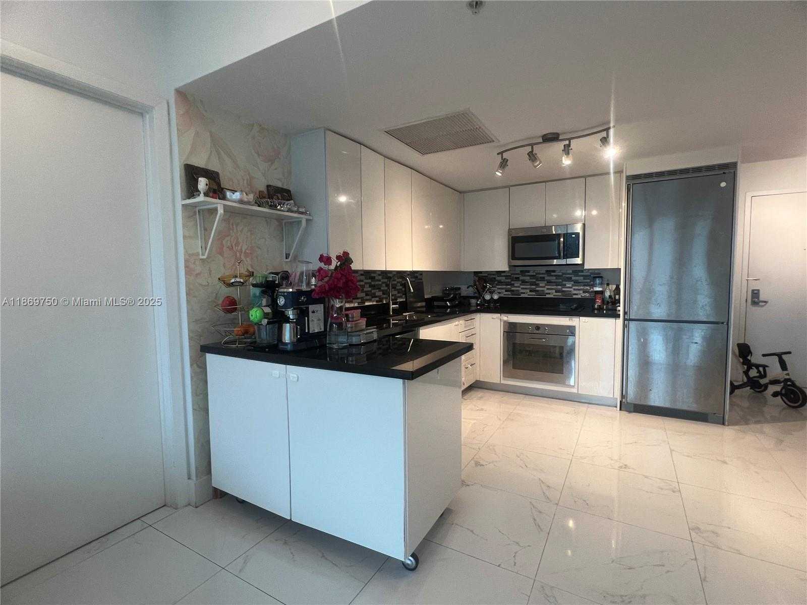 Small Image of 92 SOUTH WEST 3RD ST #3803, Miami Number 3