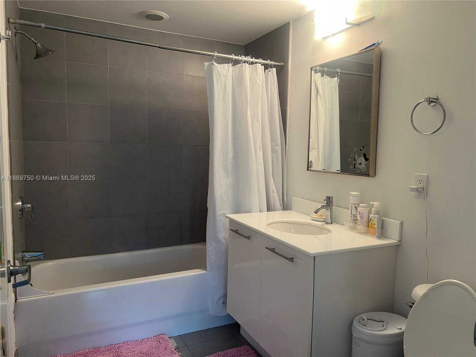 Small Image of 92 SOUTH WEST 3RD ST #3803, Miami Number 9